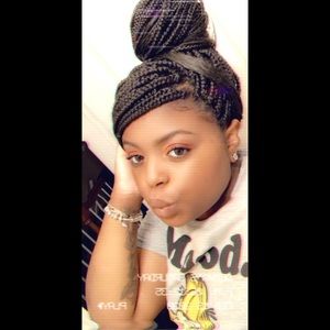 Meet your Posher, Demya